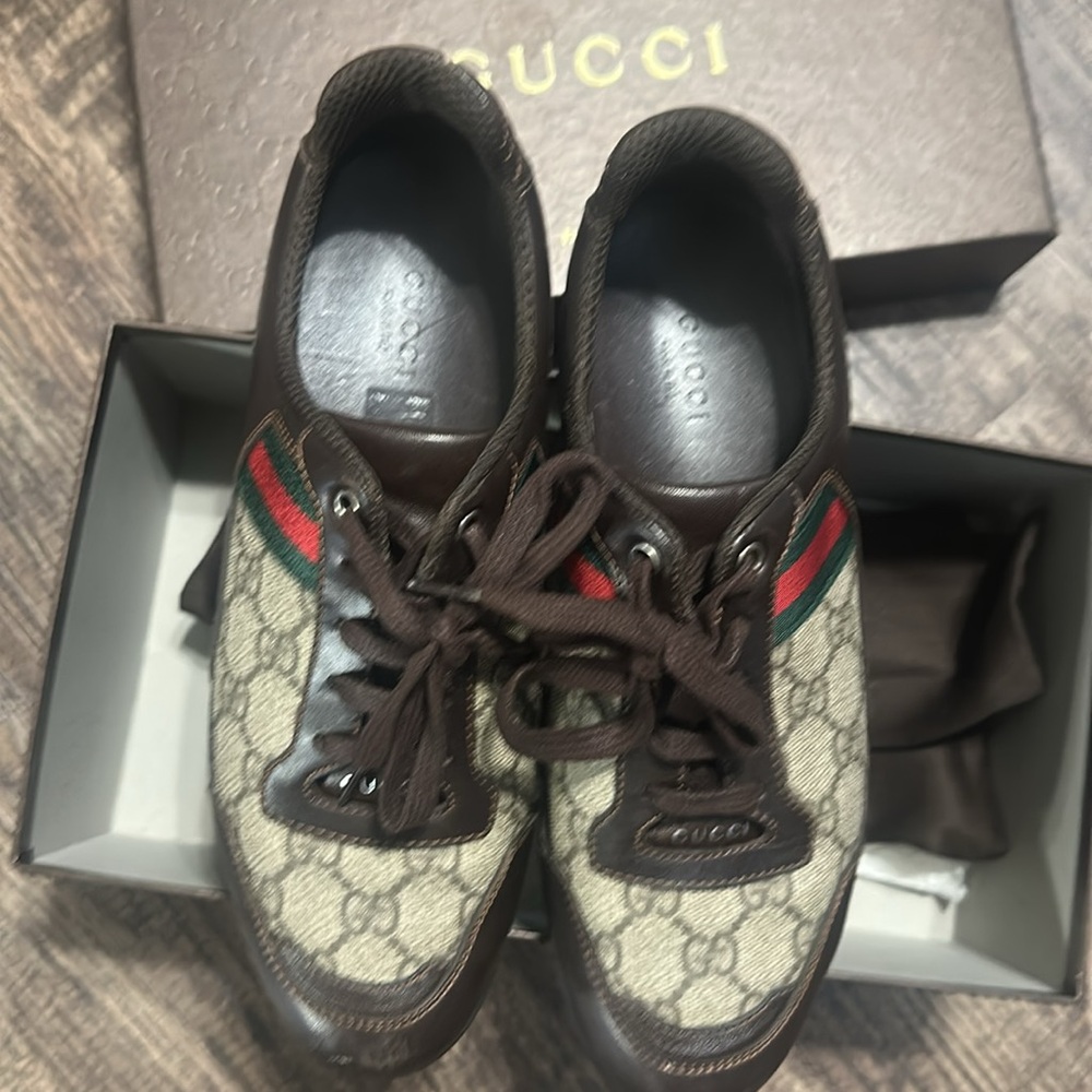 Gucci Women's Sneakers Box - Brown